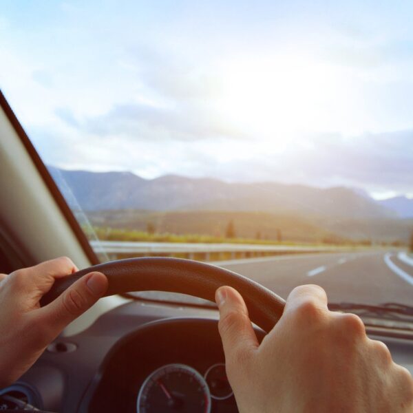 Poradnik dla świeżych kierowców: najczęściej popełniane błędy na drodze