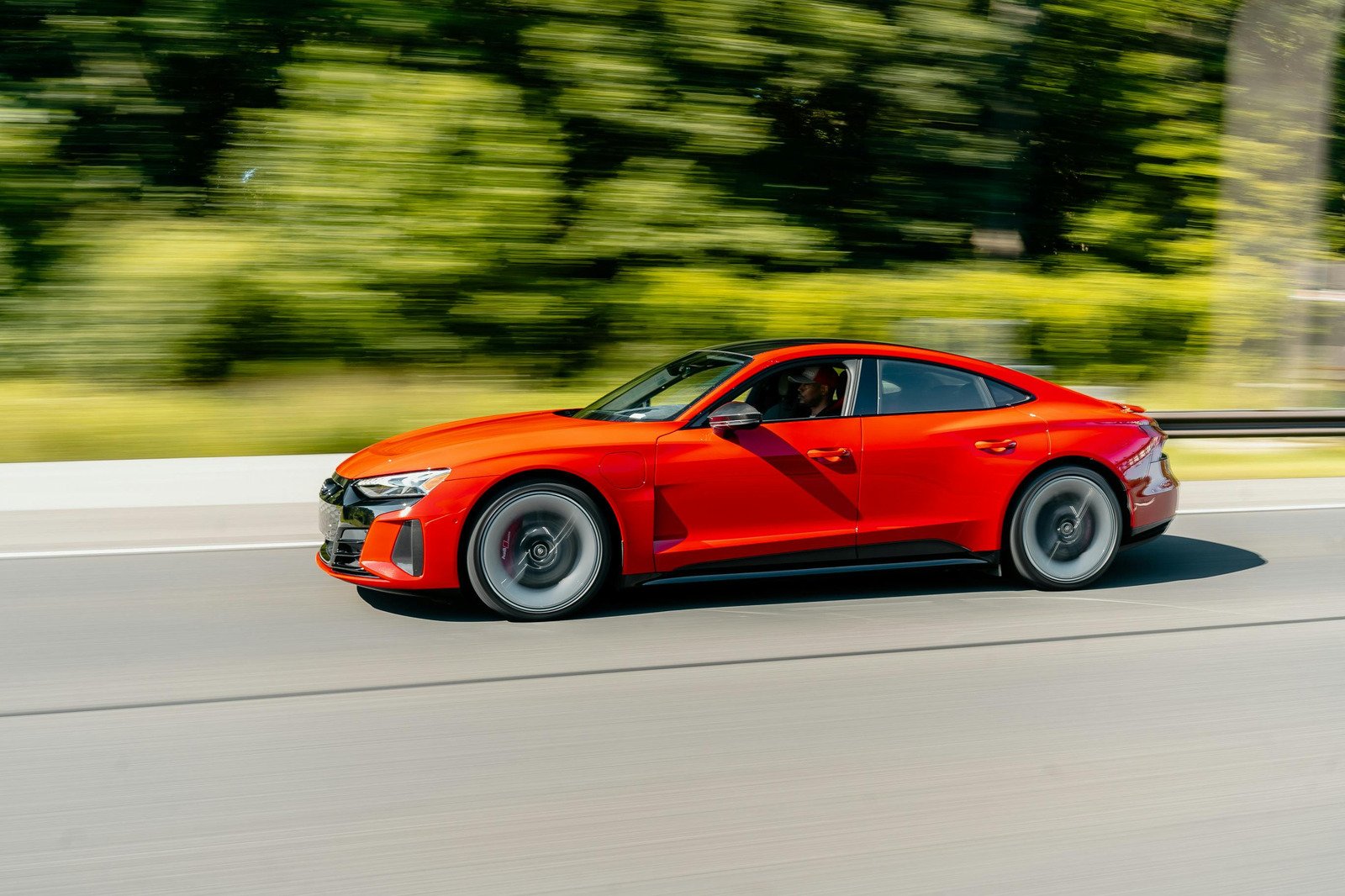 Jak działa system hamowania regeneracyjnego w pojazdach elektrycznych i hybrydowych?