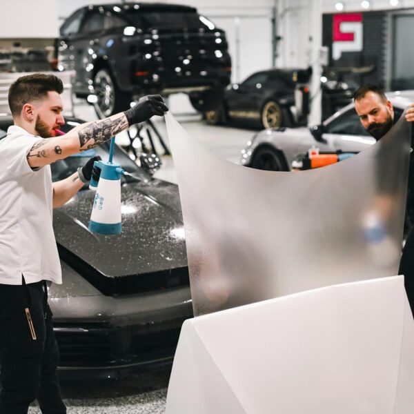 Czy warto inwestować w samochodowe folie ochronne i jakie są ich rodzaje?